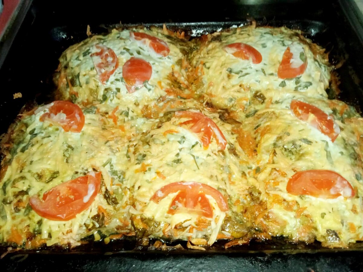 Скумбрия под грибной шубой после приготовления.