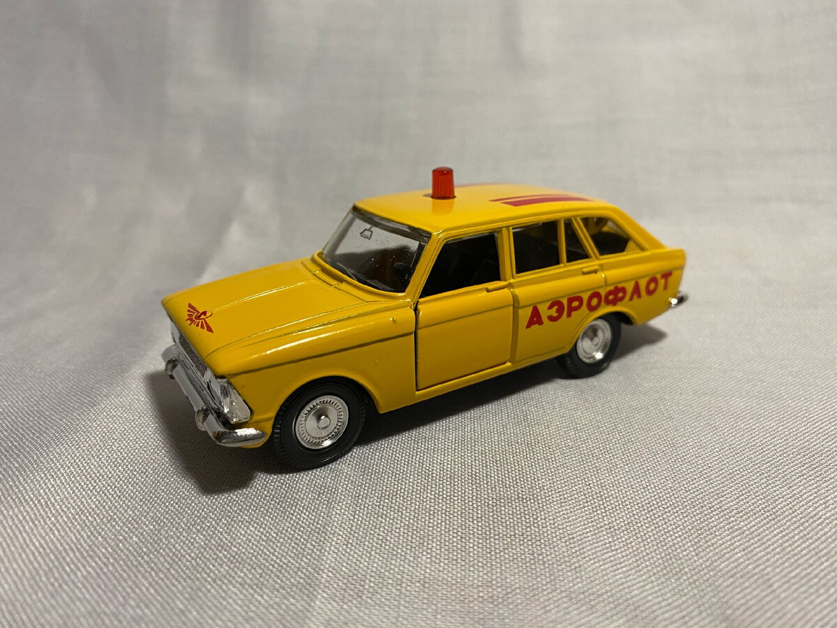 Да, куда? Понятно куда... Но может быть еще не всё потеряно? Может начальство еще почувствует запах денег? Сможем поднять спрос? Давайте переносить цветовые схемы с одних машинок на другие... что мы еще можем? Финансирования нет. 