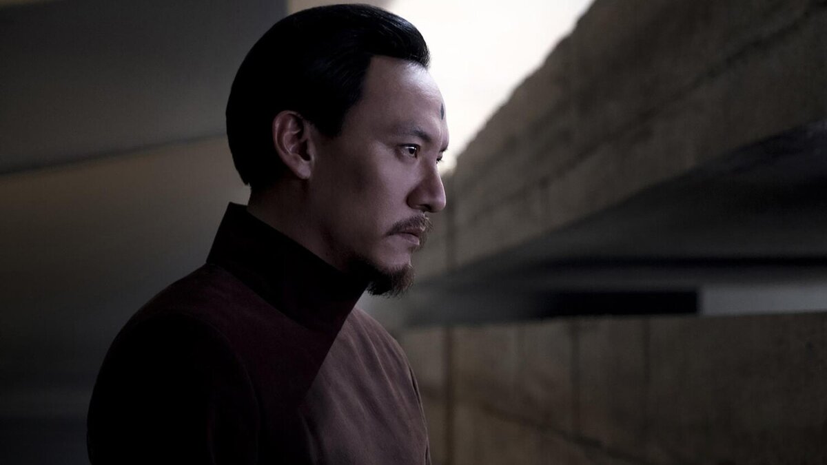 Предатель Юэ из экранизации Вильнева - любитель пофилософствовать