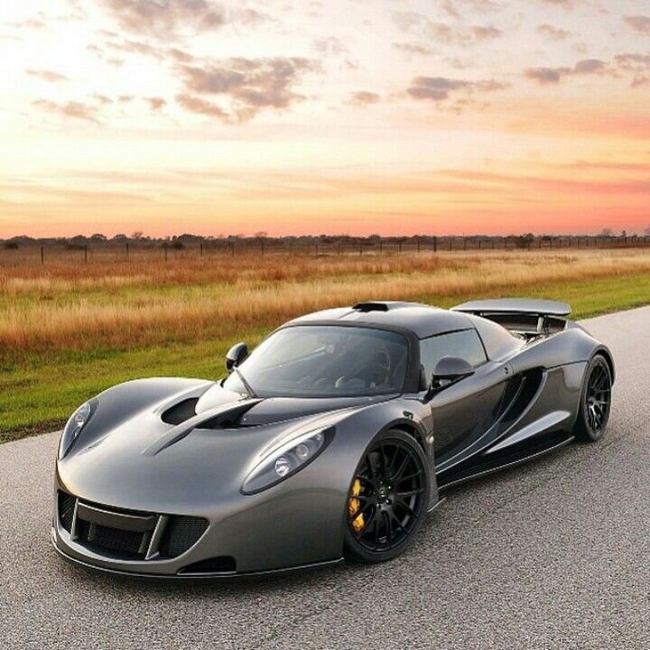 Нужны быстрые. Hennessey Venom gt. Машина Hennessey Venom gt. Хеннесси Веном ГТ. Hennessey Venom gt 435 км/ч.