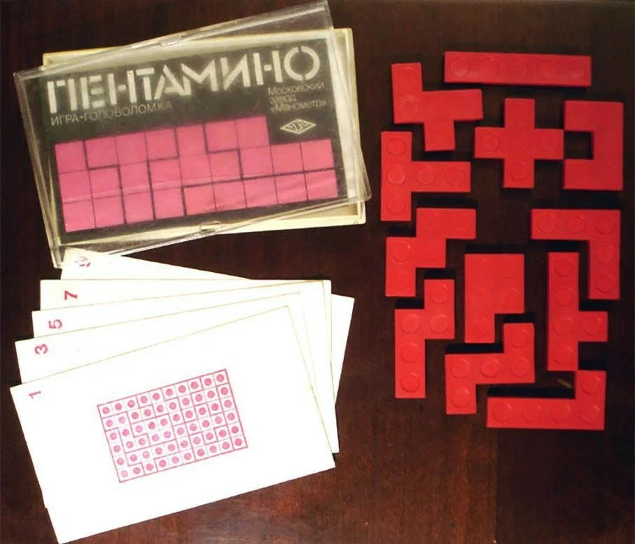 Популярная игра Тетрамино.