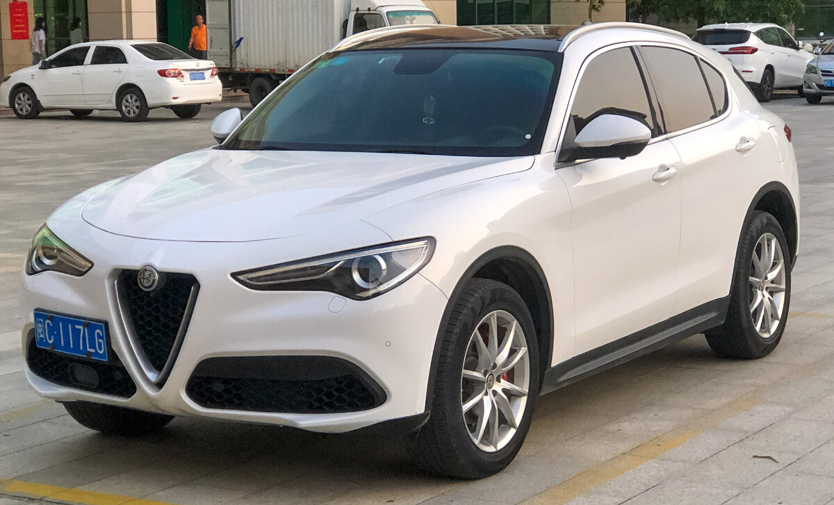 Alfa Romeo Stelvio, очень красивый кроссовер