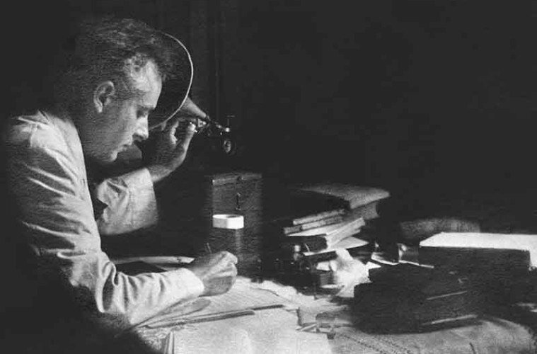 Б. Барток за работой