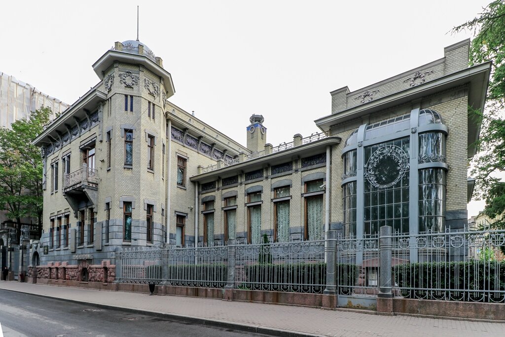 Особняк Матильды Кшесинской в Санкт-Петербурге.