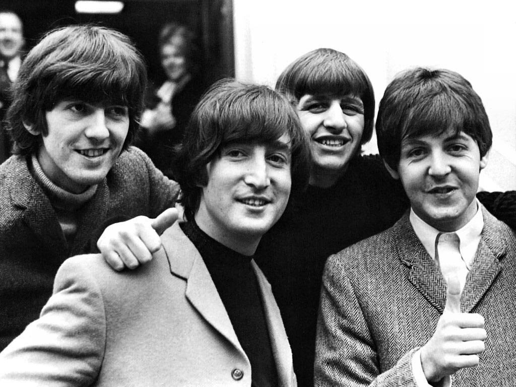 В составе группы The Beatles играли Джон Леннон, Пол Маккартни, Ринго Старр и Джордж Харрисон