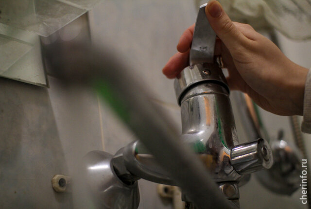    Горячую воду отключат в два часа ночи 24 августа, подключать начнут после 12 часов 27 августа, сообщает "Газпром теплоэнерго Вологда".