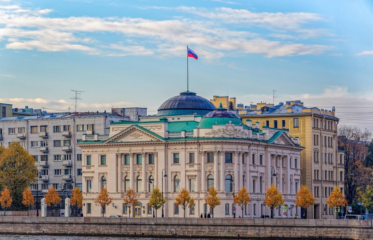 Дворец Великого князя Николая Николаевича Петровская набережная