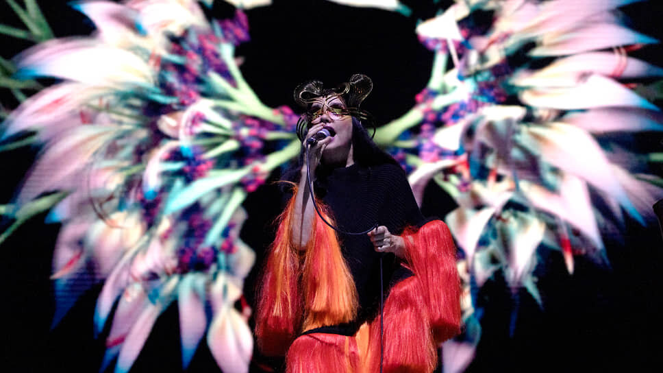 Фото: Santiago Felipe / Redferns for ABA / Getty Images📷Голос Бьорк напоминал фейерверки