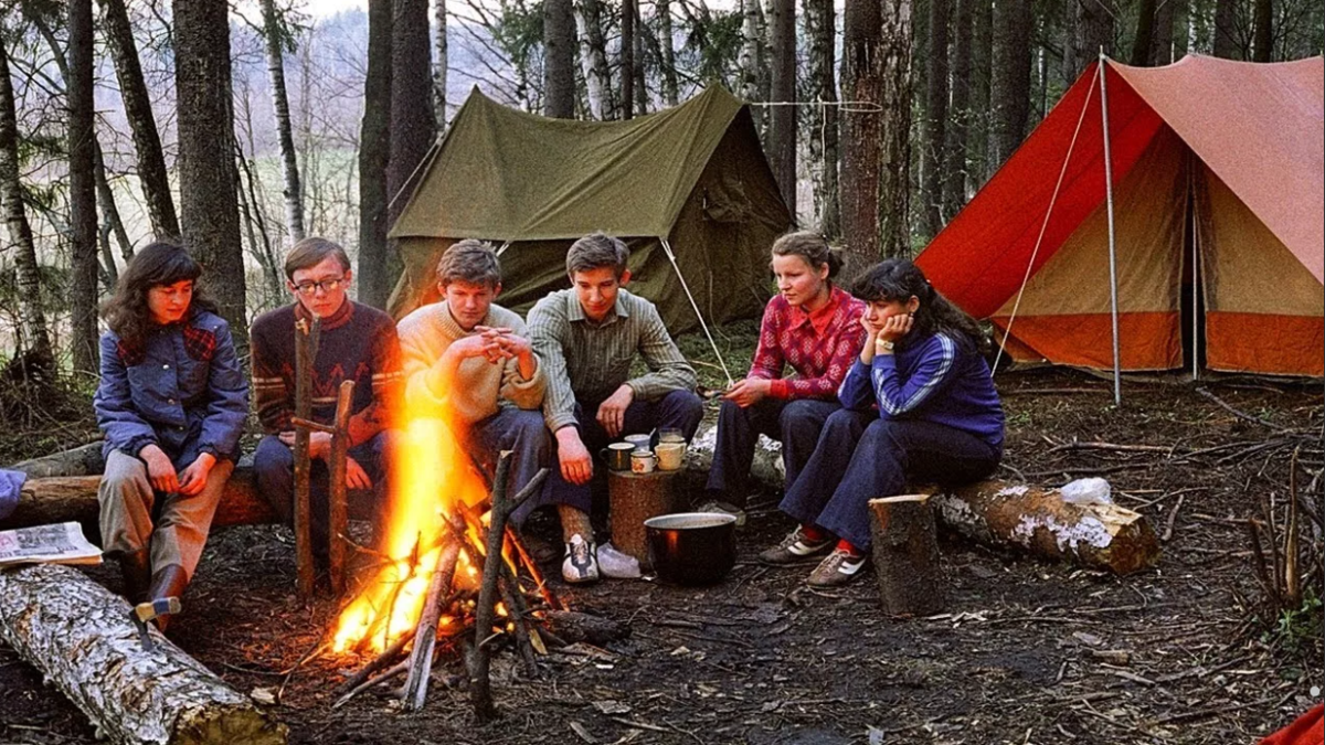 Фаюстов картина 6 рота. Борис шавырин художник. Фронтовой лес. Охотники у костра. Солдатский привал.