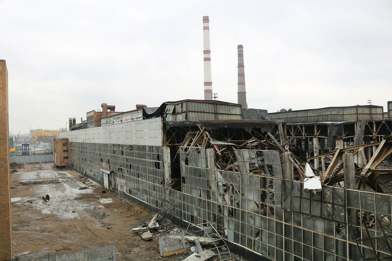 Фото 1. Цех после недавнего пожара.