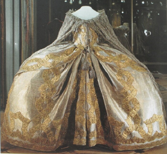 Коронационное платье Елизаветы Петровны