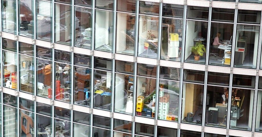 Как оборудовать офис небольшой компании?