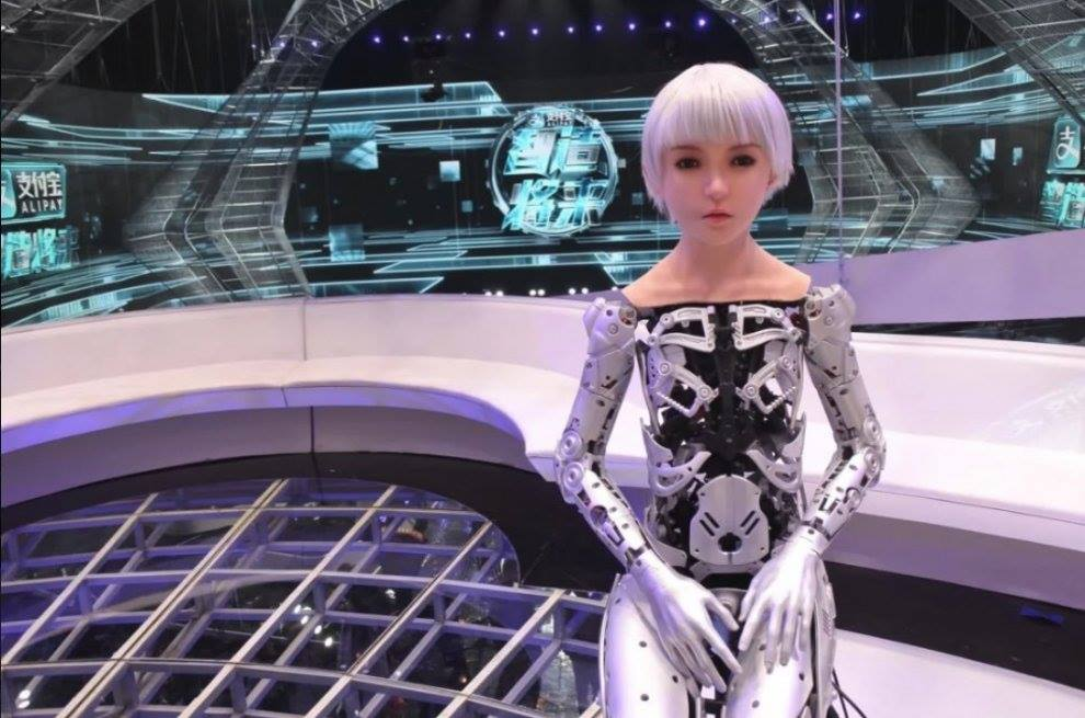 Робот-гуманоид Цзянь Лайлай. Девушка робот. Робот женщина с искусственным интеллектом.