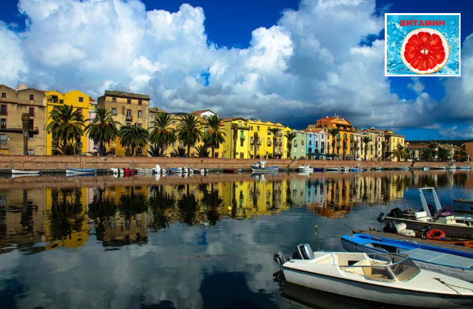 Остров располагается к северу от Туниса.