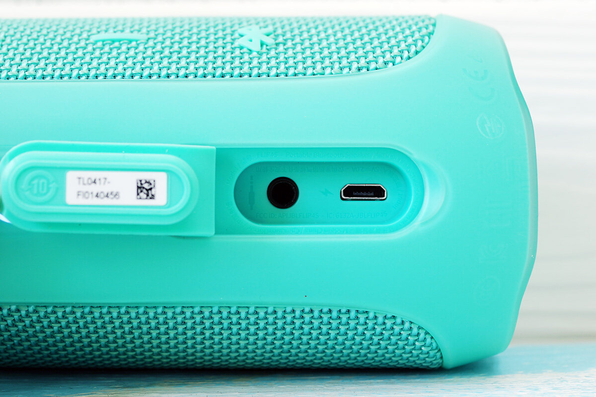 Как понять что колонка jbl зарядилась. Флип 5 JBL. JBL Flip 5 кнопки. Колонки JBL Flip 5. JBL Flip 5 Black Matte