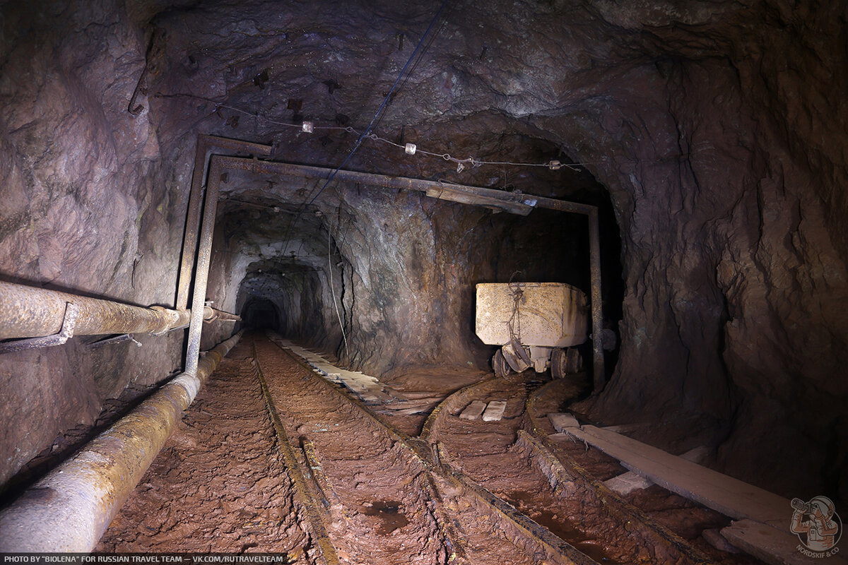Нашли брошенную рудничную технику в старой шахте по добыче свинцовой руды!