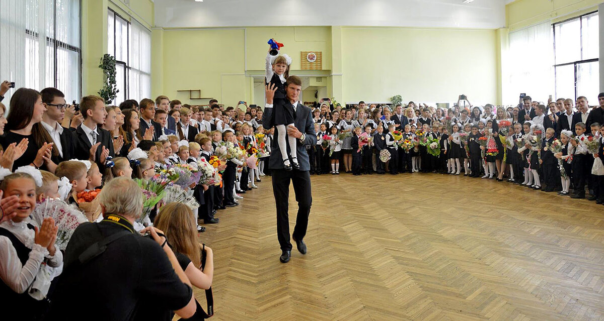 Первый звонок - подождет...