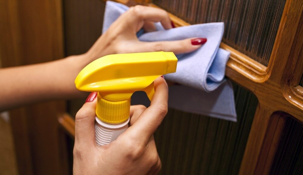 Не стоит очень часто использовать полироли и чистящие средства. Фотография  с сайта Wood Market.