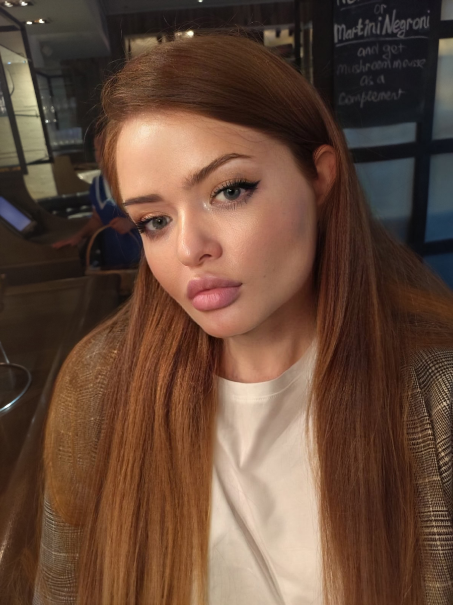 На этой фотографии я сама на себя не похожа, но уж очень онамне нравится.