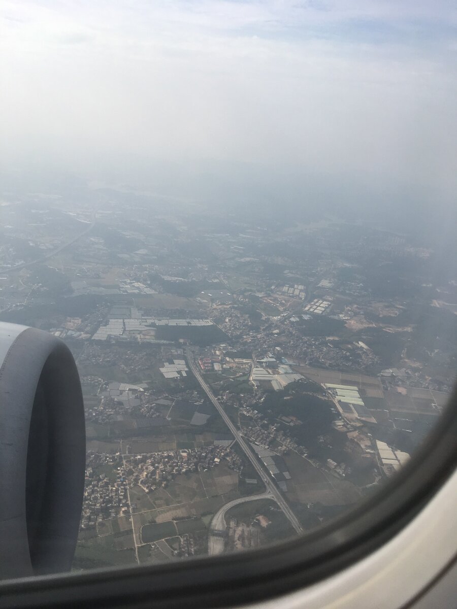 Интересное, наверное, чувство: лететь в чужую страну нелегалом. Не знать, пройдешь ли границу, найдешь ли работу. Могли бы так рискнуть?