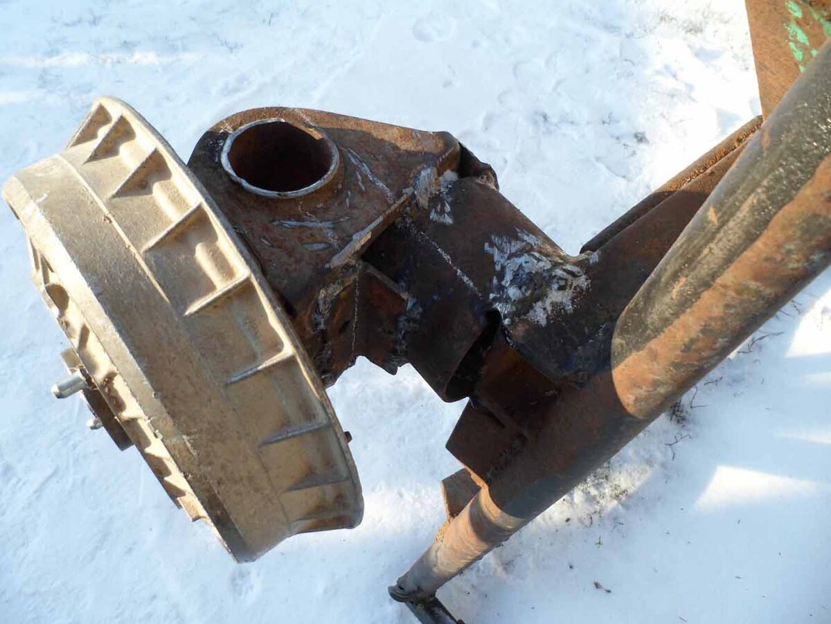 Поворотная ось ЧМЗАП 314-2410002