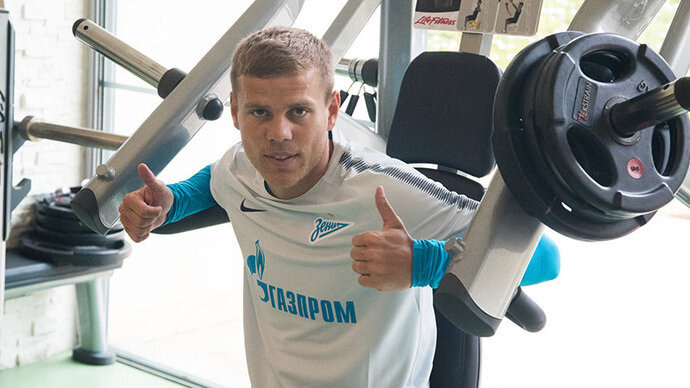 Александр Кокорин не хочет в "Сочи". Но время подумать еще есть. Фото - официальный сайт "Зенита"