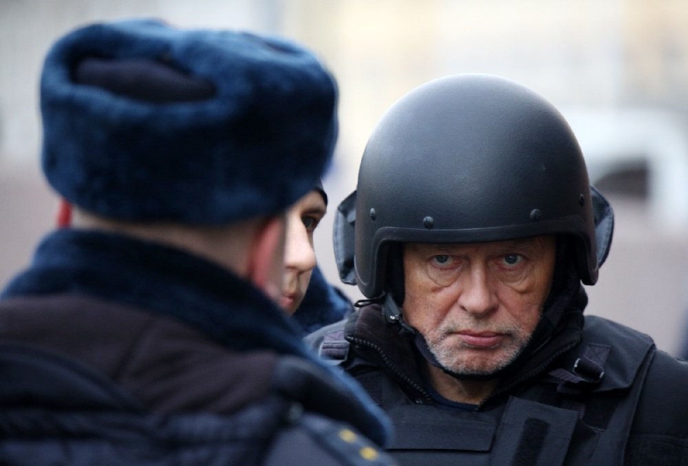 Олег Соколов во время следственного эксперимента. Фото Валентина Егоршина, ТАСС