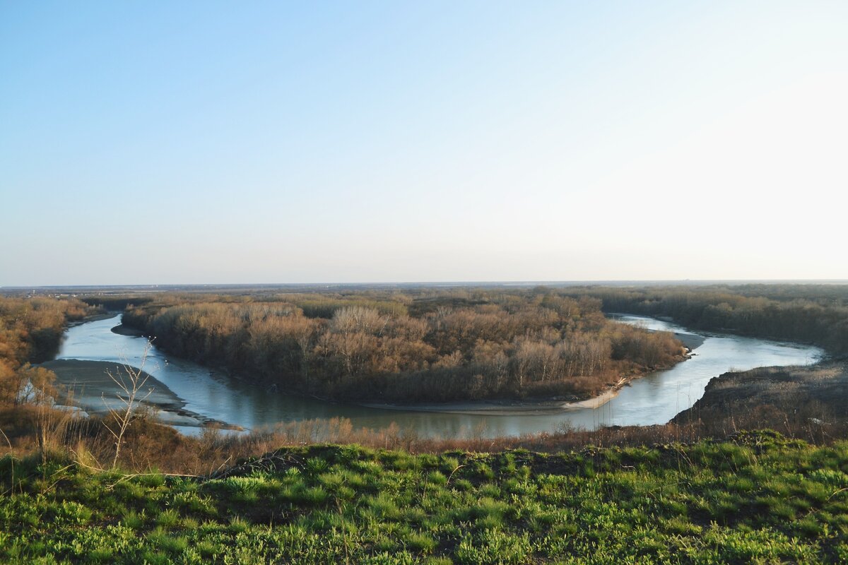 Кубань на границе Ставропольского  и  Краснодарского краёв. 2018