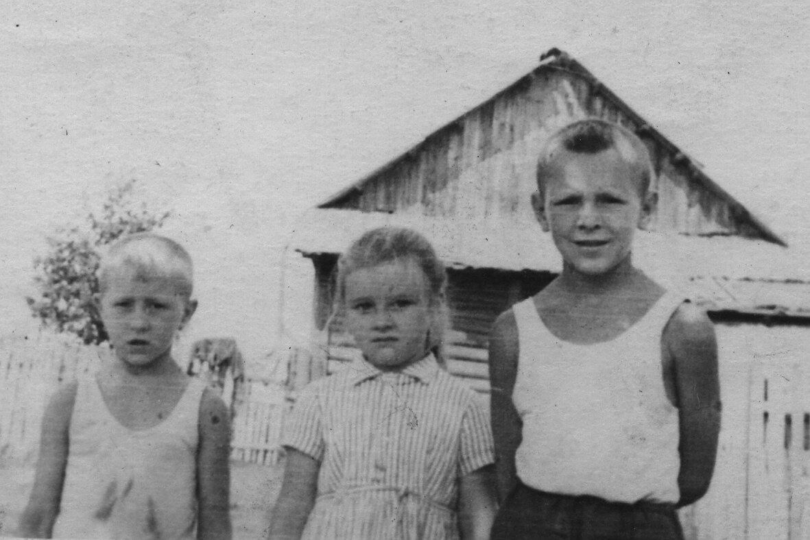 1964 год. Я с двоюродными братьями. Фото из личного архива