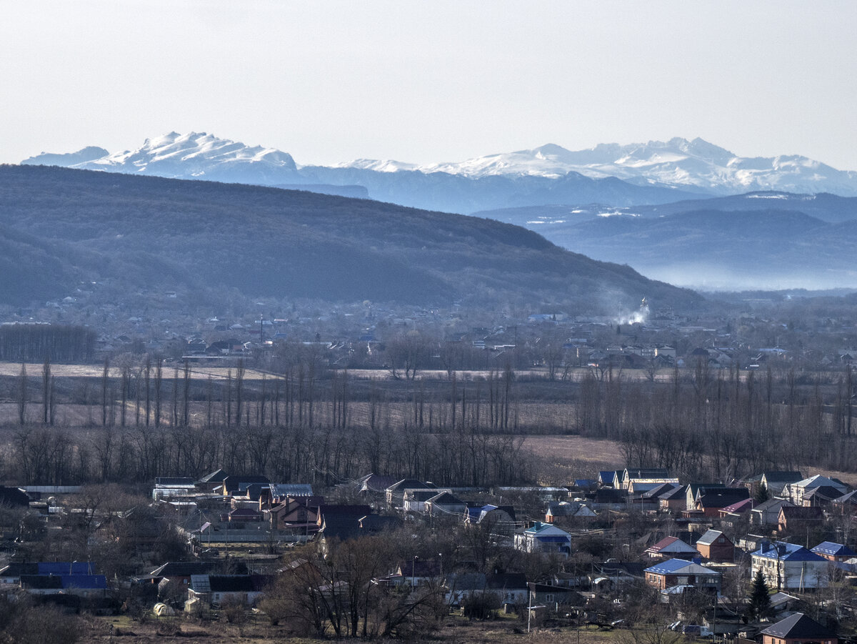 Хадыженск фото. Гора Нагиеж Майкоп. Моздок город горы. Хадыженск Краснодарский край. Хадыженск горы.