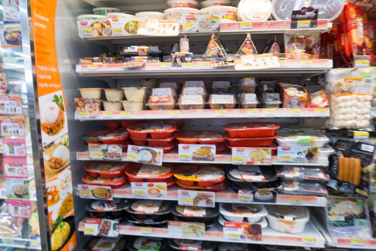 Какие продукты вы не увидите в продаже в 7-eleven и Family mart в Паттайе? Нет привычной охлажденки, заморозки, фруктов…