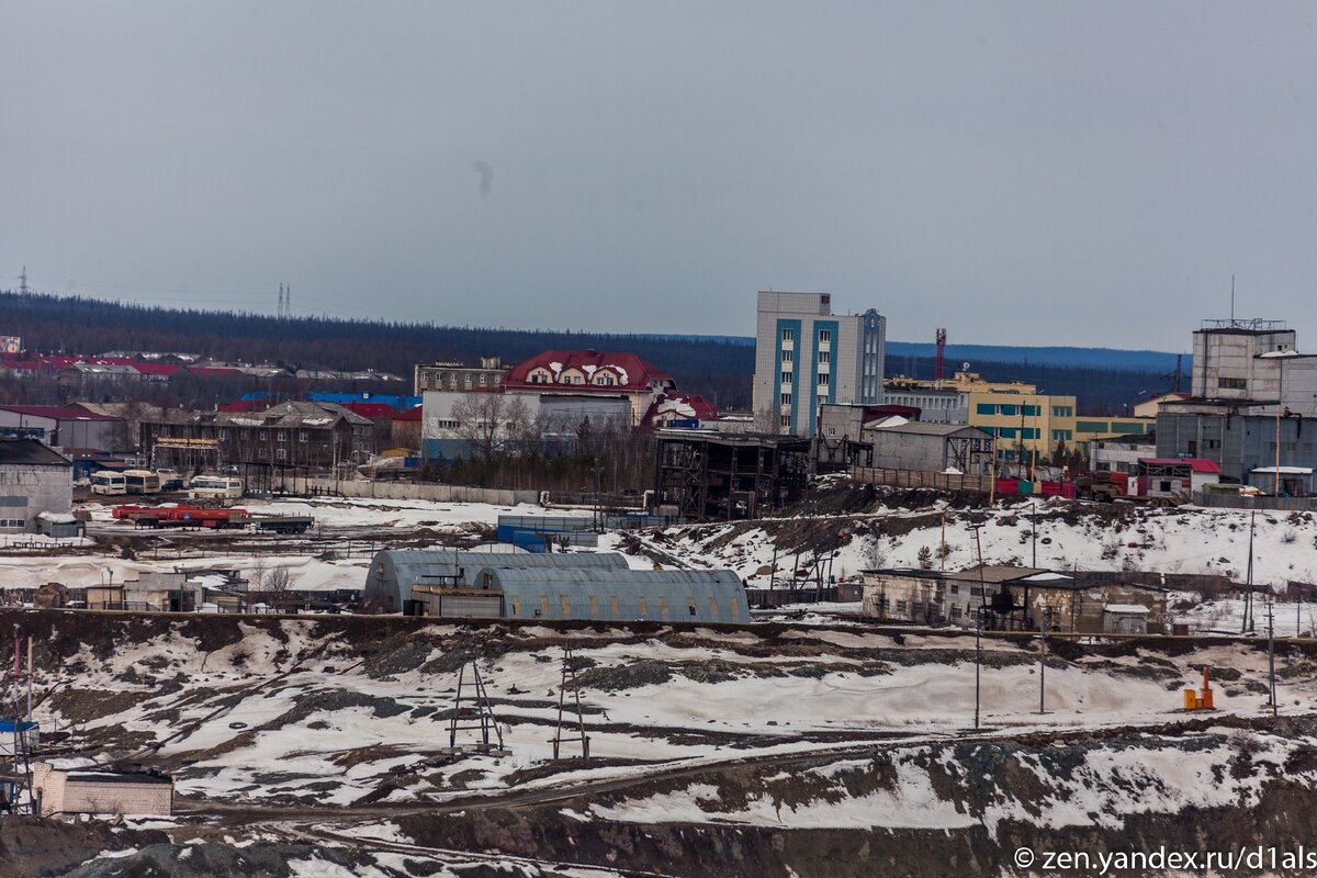 На краю огромной дыры: Показываю как живет алмазная столица России (много фото)