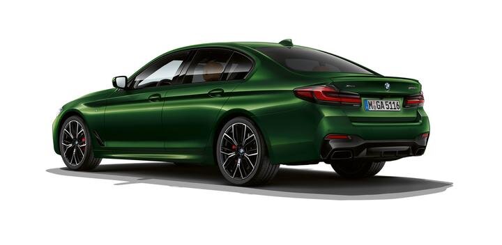 рестайлинг BMW 5 вид сзади 