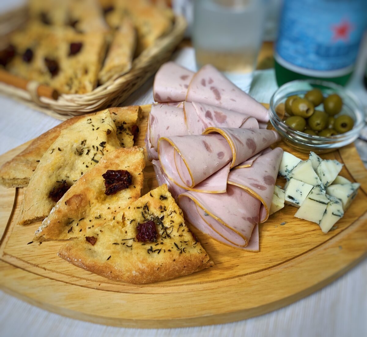 Focaccia genovese: тонкая итальянская фокачча • Dolce Vita Blog