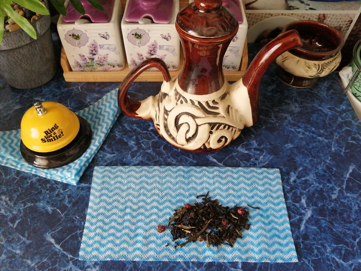 Специально высыпал заварку чтобы показать.