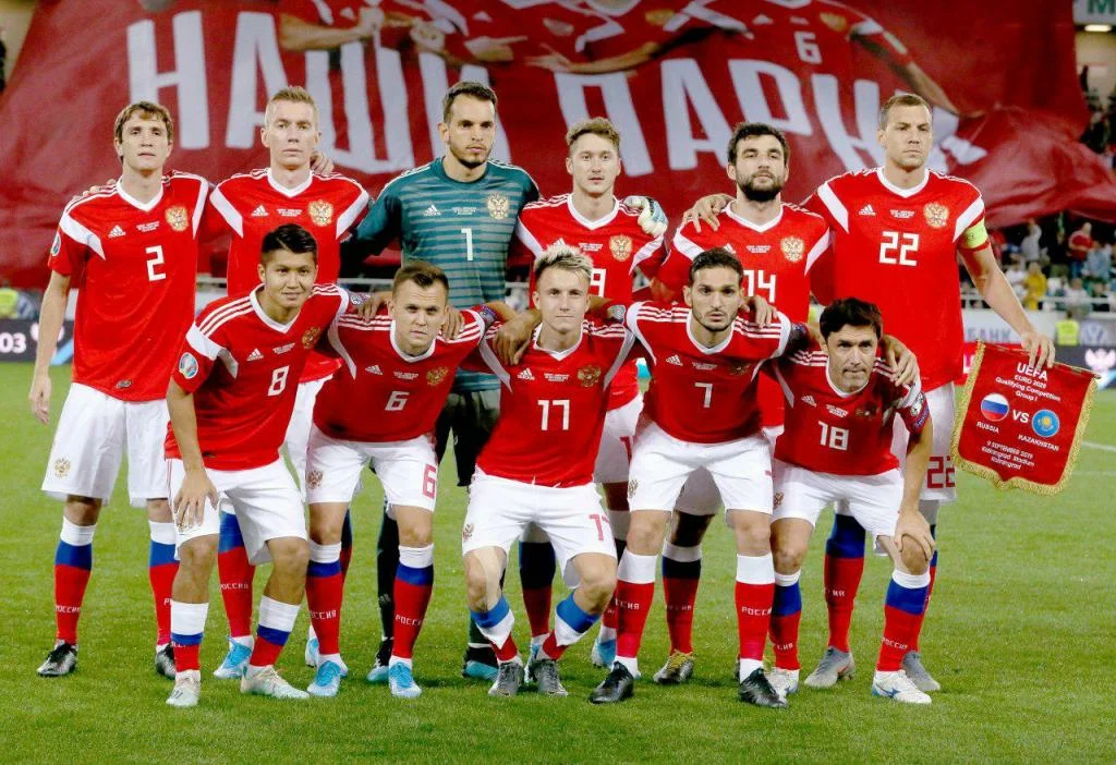 Футбол команда играет