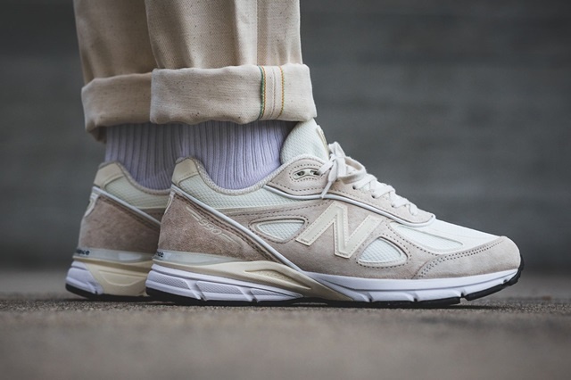 New Balance 990 v4