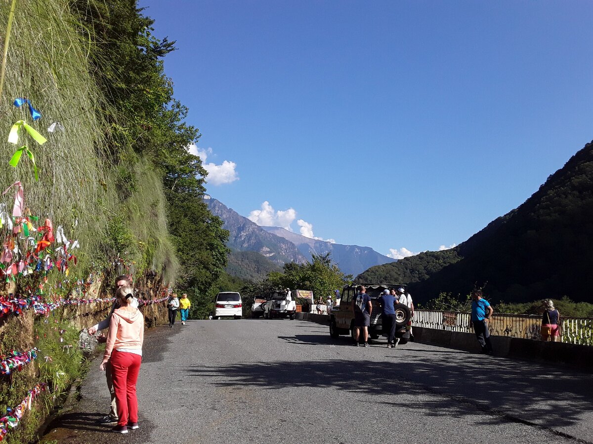 Туристический маршрут на озеро Рица. Фото из личного архива.