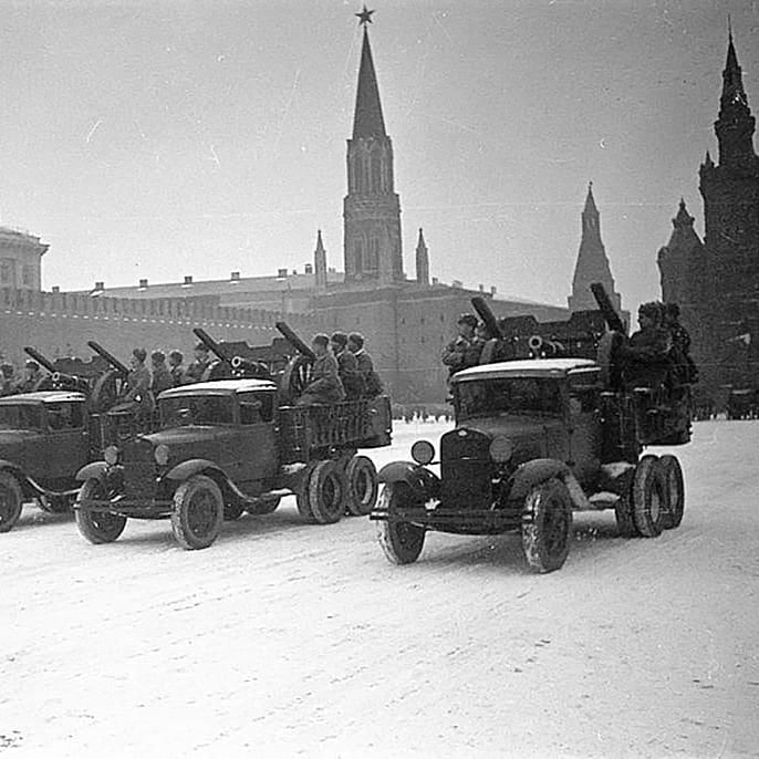 Парад на красной площади 7 ноября 1941 года фото