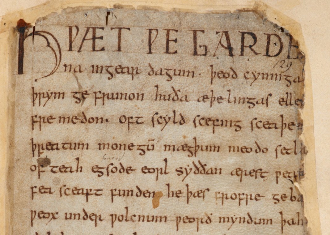 Начало рукописи поэмы "Беовульф", XI век.