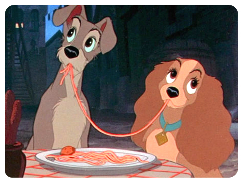 Та самая знаковая сцена из м/ф "Леди и бродяга" 1955 г.