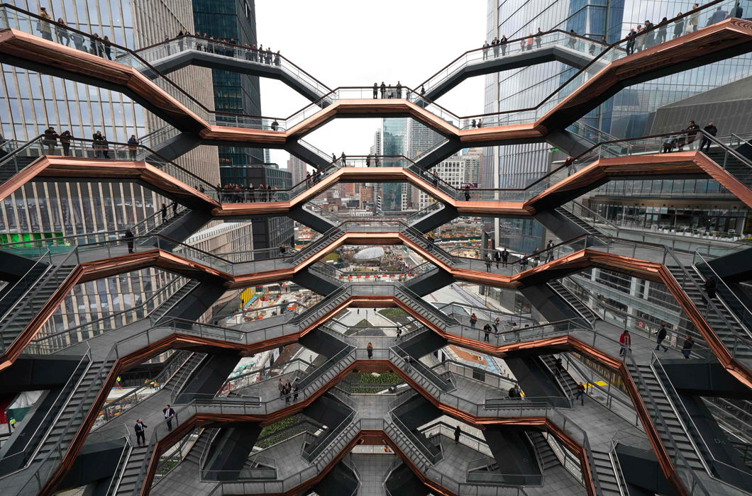 Гравюра относительность маурица эшера. Необычный лабиринт. Бесконечная лестница в нью-йорке. Здание со множеством запутанных ходов называется. Хогвартс акварелью.