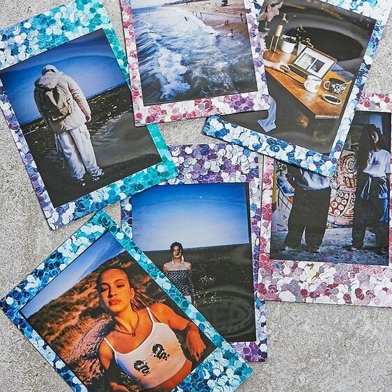 Пленка Instax Mini Confetti// Источник: urbanoutfitters.com