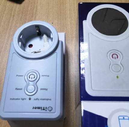 Умная розетка GSM с сим картой и датчиком температуры, управление через SMS