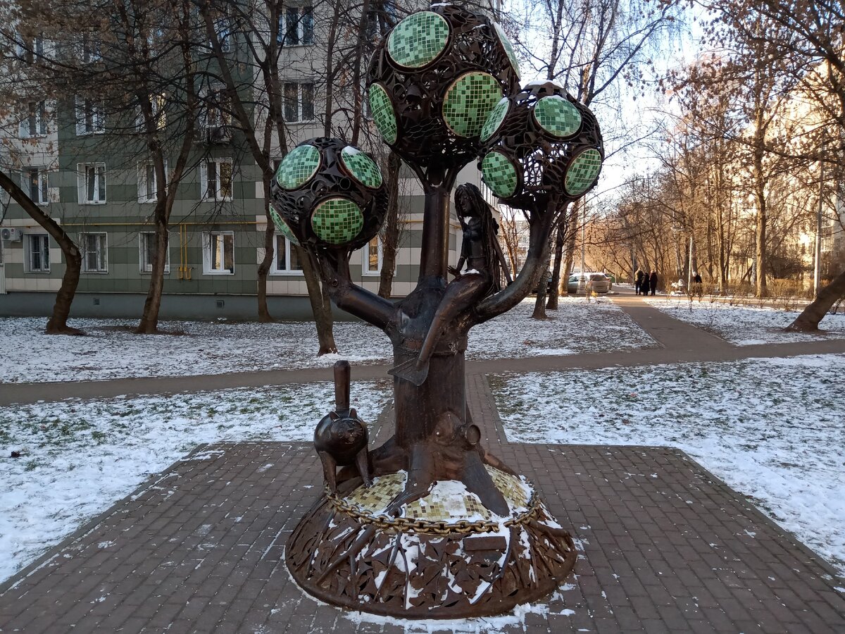 Москва. Нагатинской Затон. Жизнерадостные скульптуры Андрея Асерьянца |  Заяц путешественник | Дзен