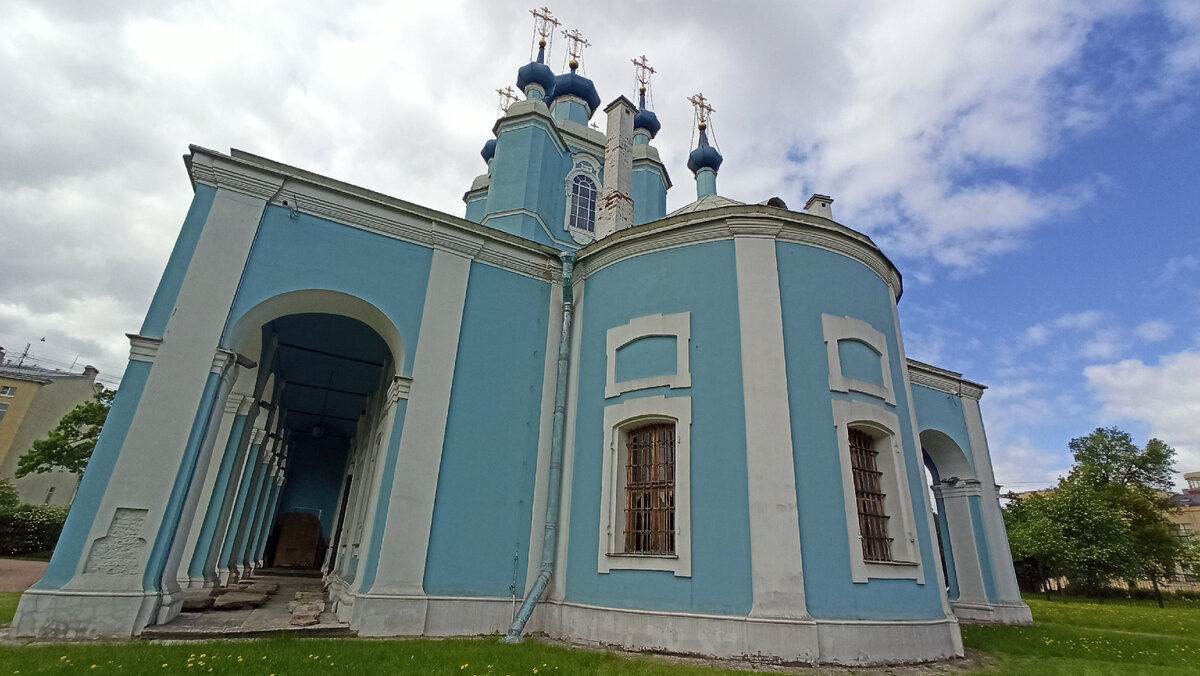 Сампсониевский собор со стороны парка