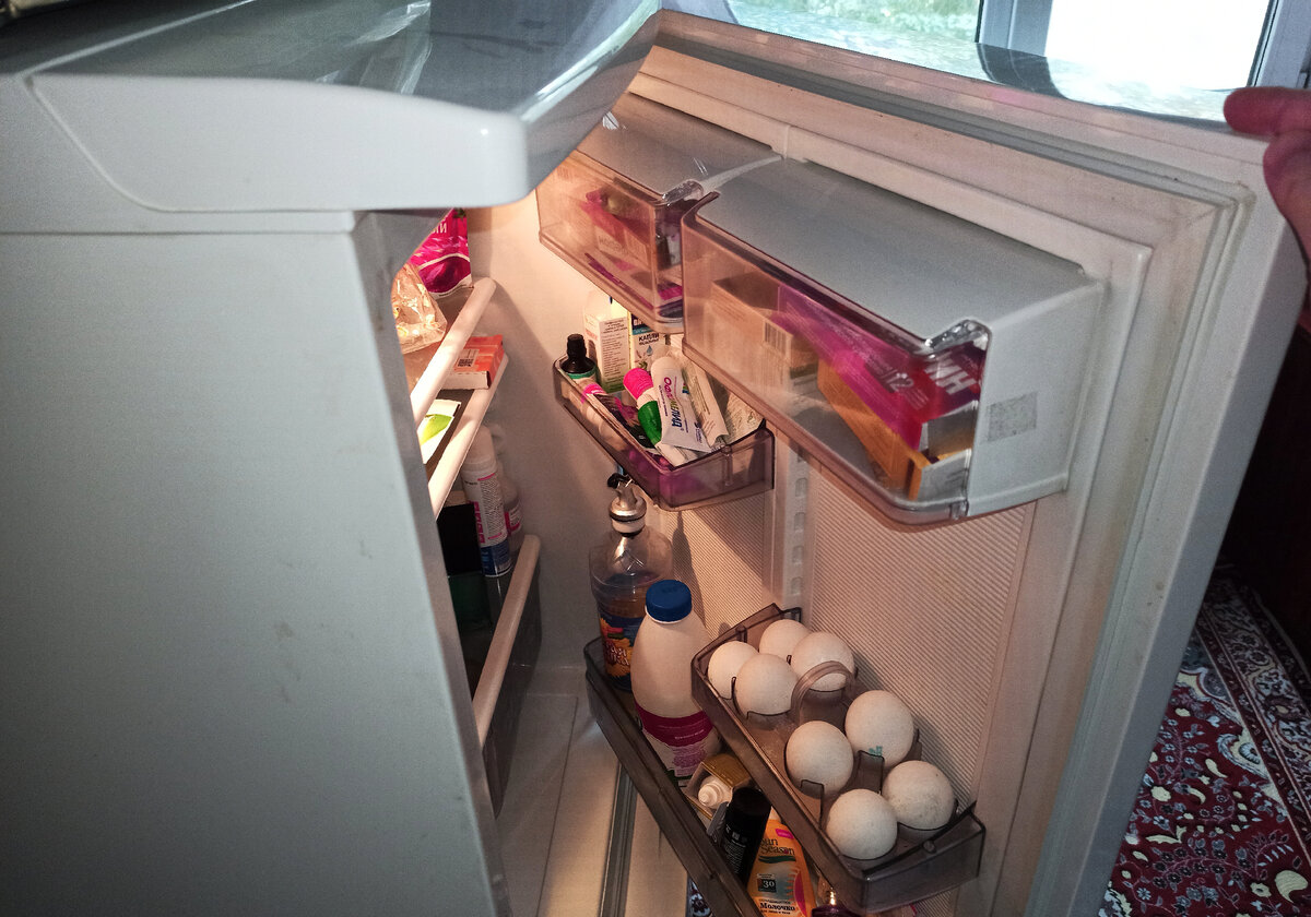 Почему шумит холодильник