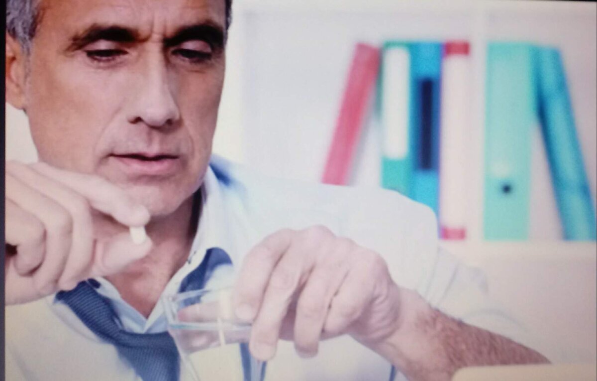 выкинул лекарства и принимал лишь БАДы