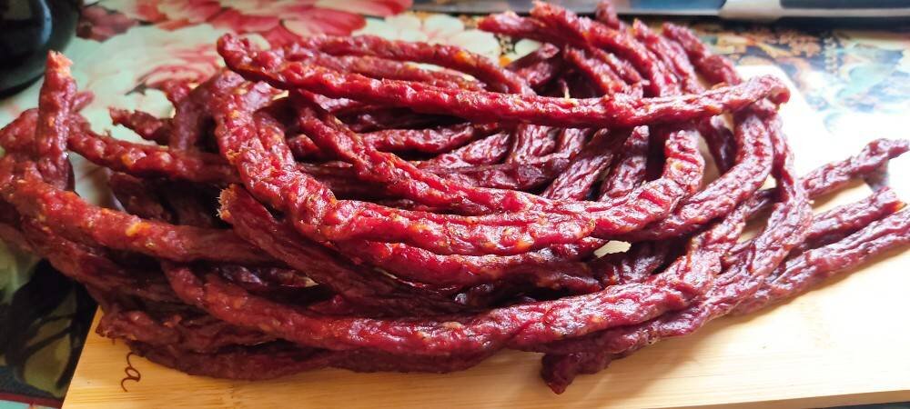 Колбаса сальчичон мясная ферма. Колбаски кнуты атяшево. Пивчики с/к "баварские" (микоян) 95 гр. Пивчики с сыром микоян. Пивчики в духовке.