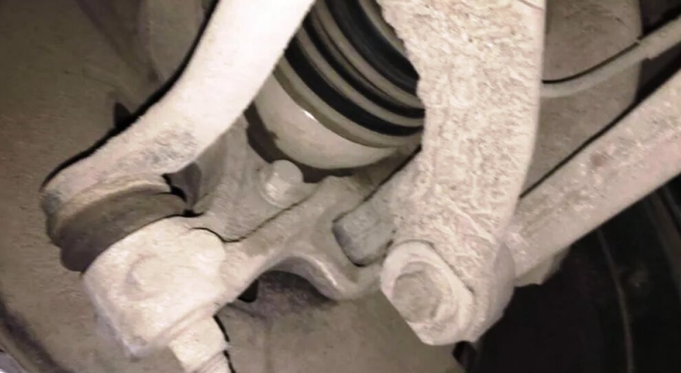 скрип при трогании